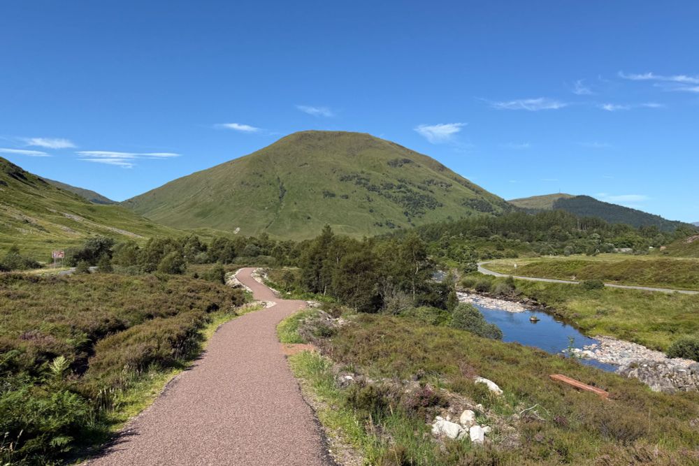 New section of cycle path