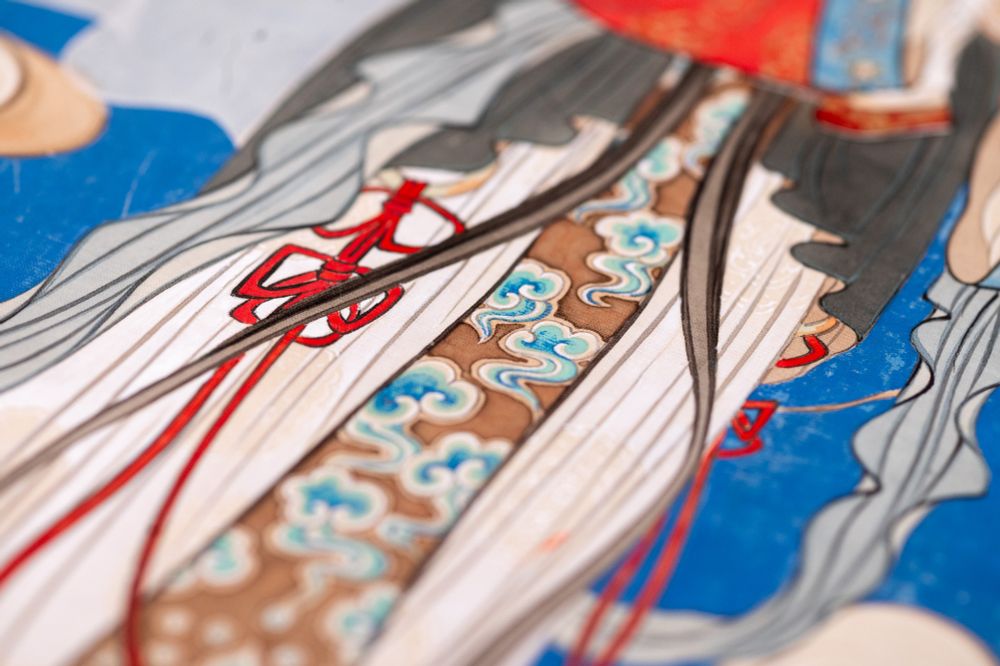 Detail from Lu Hongnian's painting "Our Lady Carrying the Child Amidst the Clouds" 聖母抱嬰在雲中, showing Mary's clothing.