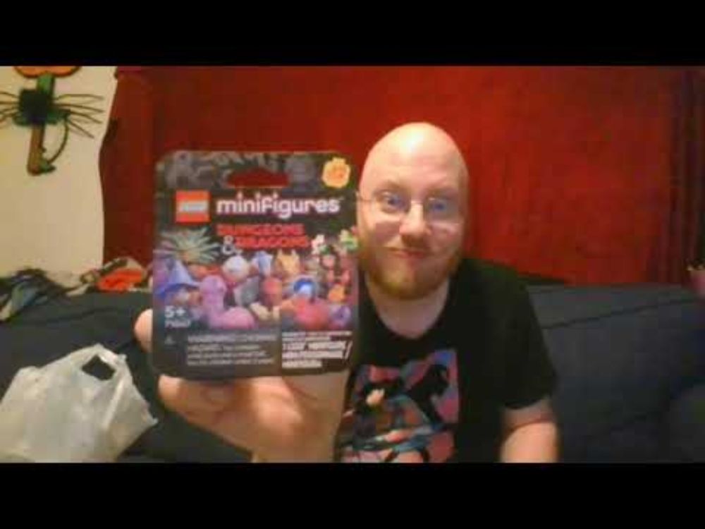 Break Man Z Unboxes Lego D&D Minifigs