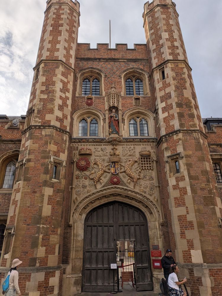 Entrance building 