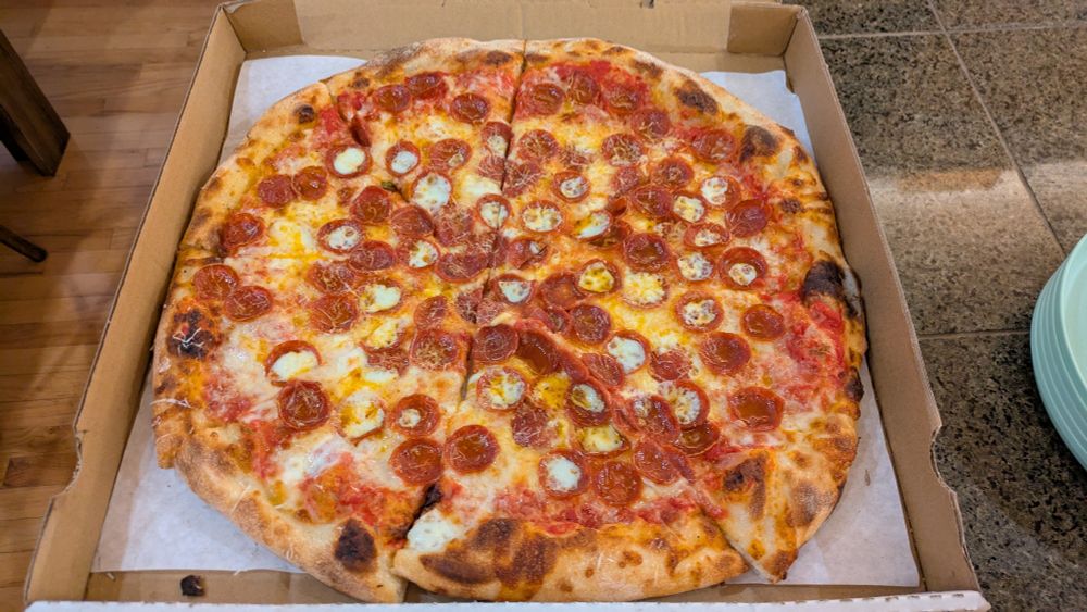 A glorious pepperoni pie. 