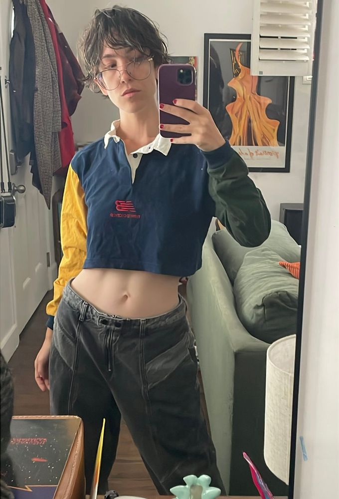 short brown hair on a person & fit