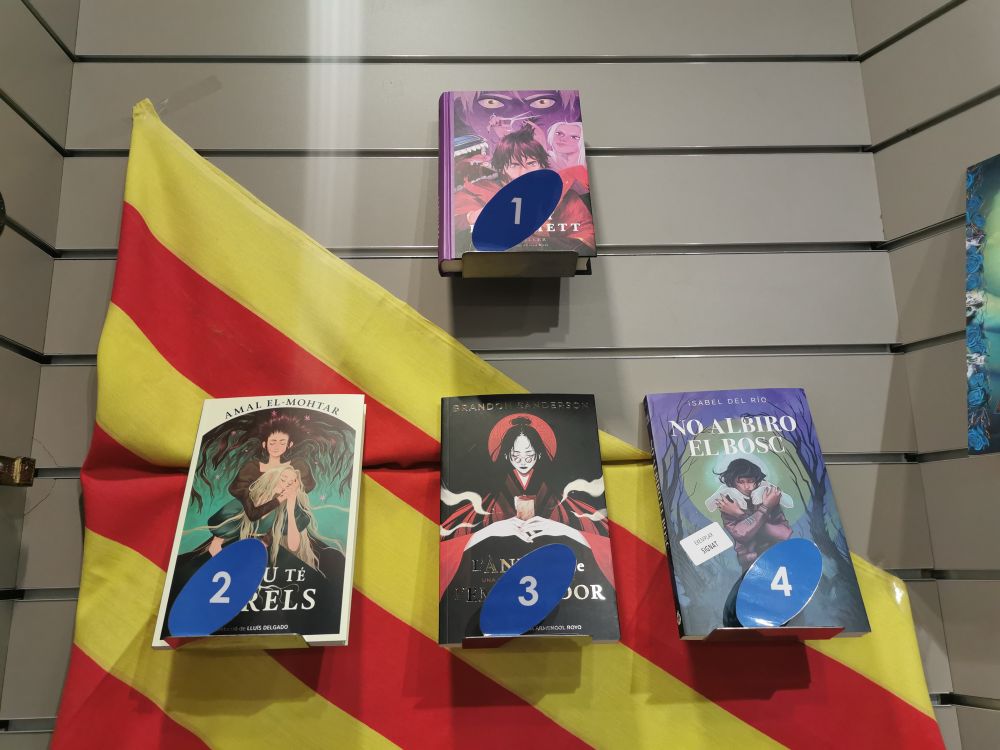 Els 4 llibres més venuts en català de juliol (el 4 és No albiro el bosc).