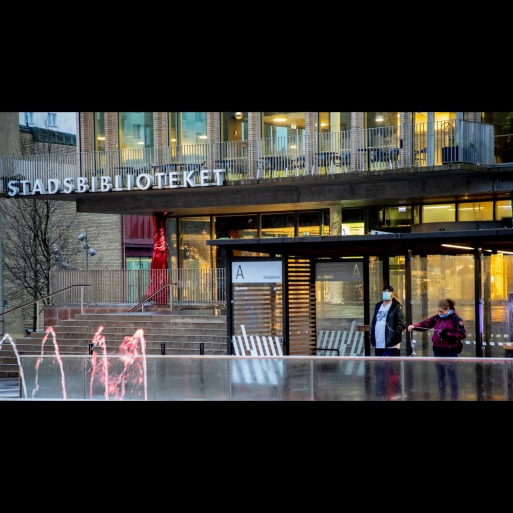 Biblioteket var stängt – lånade böcker ändå