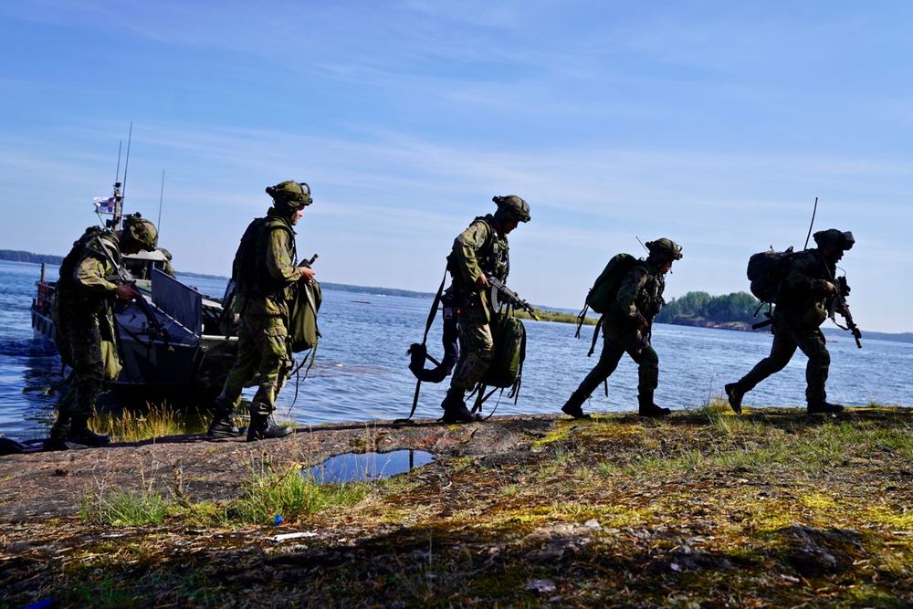 Obligatorisk flytväst: Försvarsmakten uppdaterar regler efter olyckan vid Nylands brigad