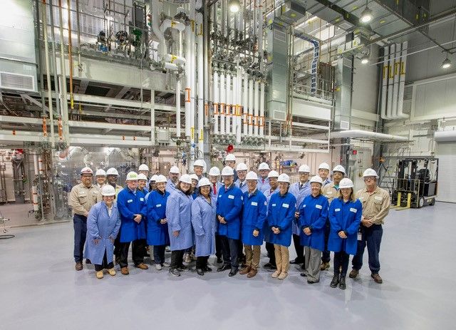 The White House representatives and leaders from the HHS Administration for Strategic Preparedness and Response (ASPR) join the Phlow team during a site visit at Phlow Corp's new state-of-the-art  manufacturing ecosystem that makes  the key starting materials (KSMs), active pharmaceutical ingredients (APIs), and finished dose forms (FDFs) for 15 medicines of critical importance to the U.S. health system.