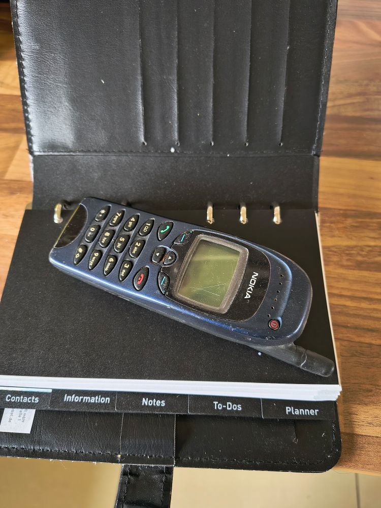 Old nokia and filofax