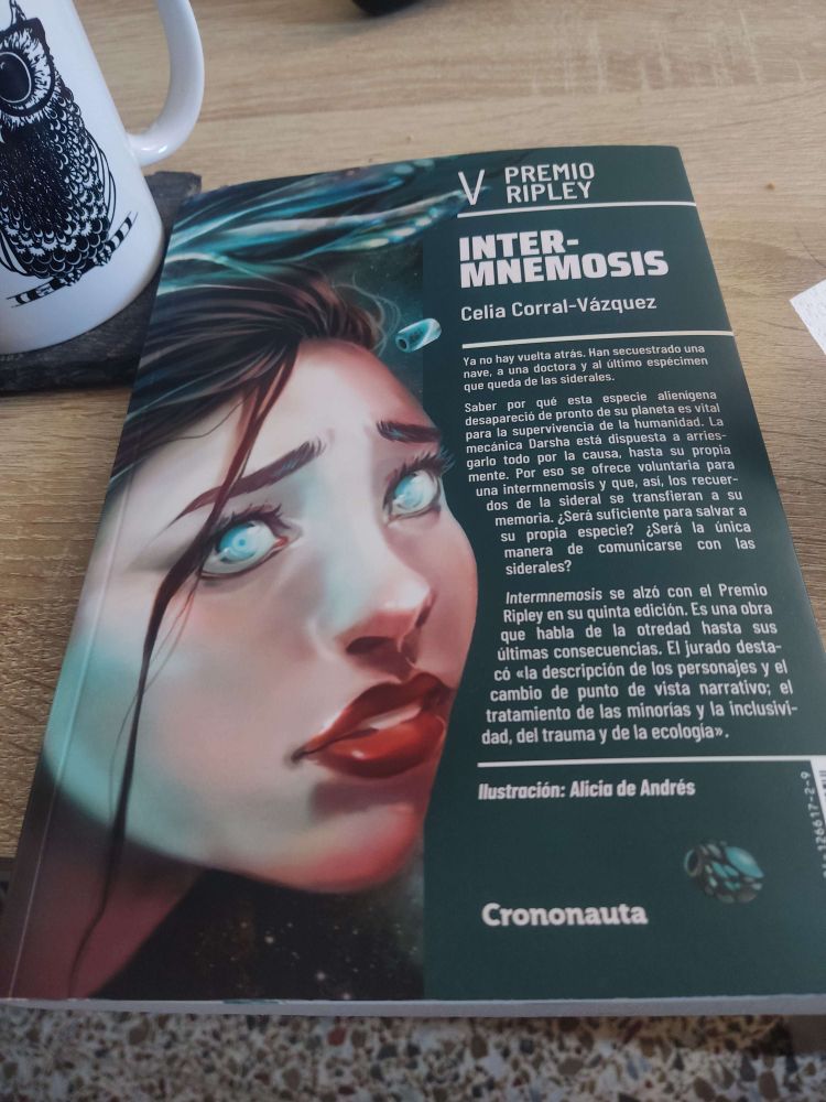 Cubierta del libro Intermnemosis, por Celia Corral-Vazquez, publicado por Crononauta