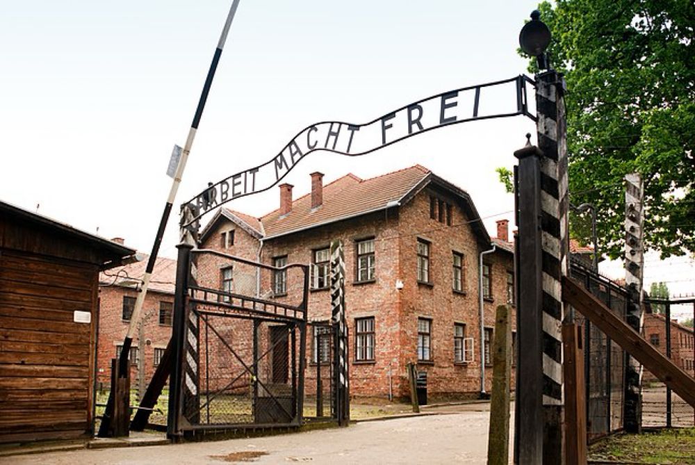 Auschwitz concentration camp - Wikipedia