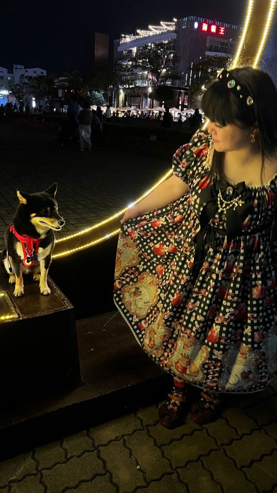 初投稿。台湾の高雄に巨大ラバーダックを見に行ったら可愛いわんこちゃんと出会いました。