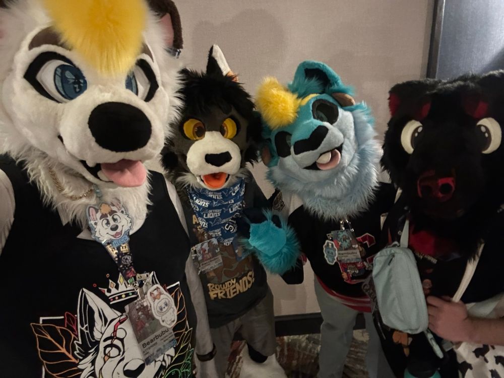 Hecc, Siou, Rainy and Caboose hanging out Saturday night.