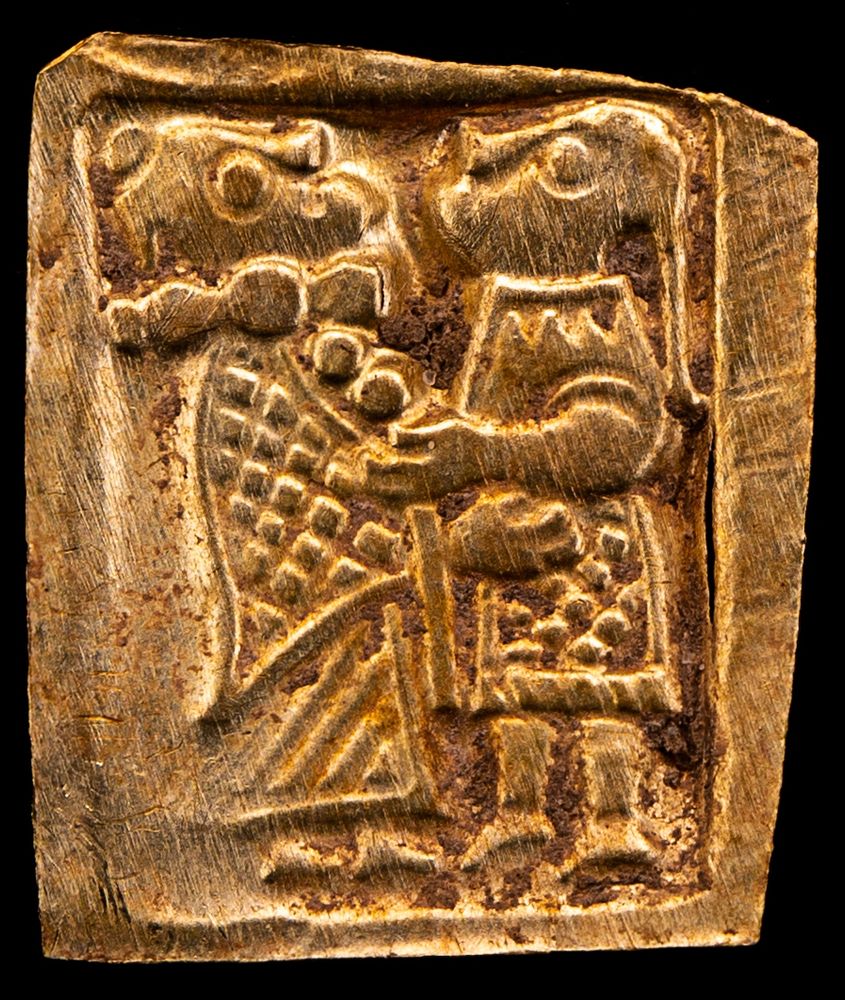 Wikimedia Commons image of Gullgubber showing couple embracing.