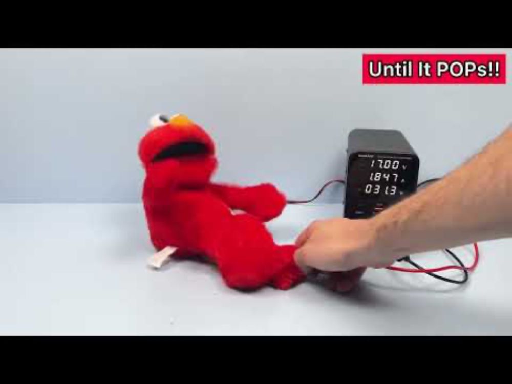 Toys Under High voltage - Hasbro Playskol Tickle me Elmo (Seizure Me Elmo)