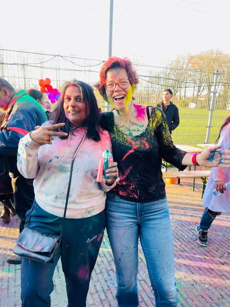 Met kleurenpoeder gekleurd op de foto! 