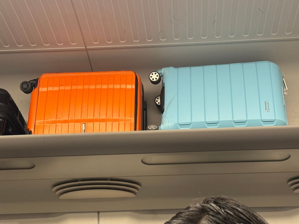 Luggage on the Shinkansen 