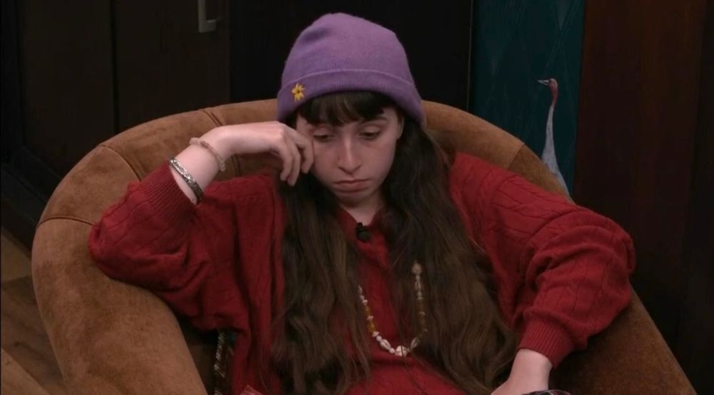Ava Pearl bb27 looking sad/tired 