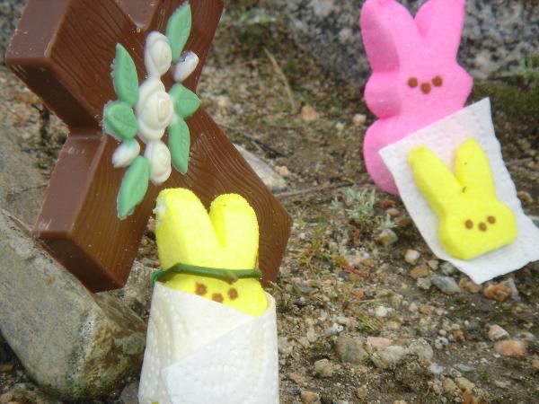 The Sixth Station: Veronica wipes the face of Jesus 6/14 #StationsofThePeeps