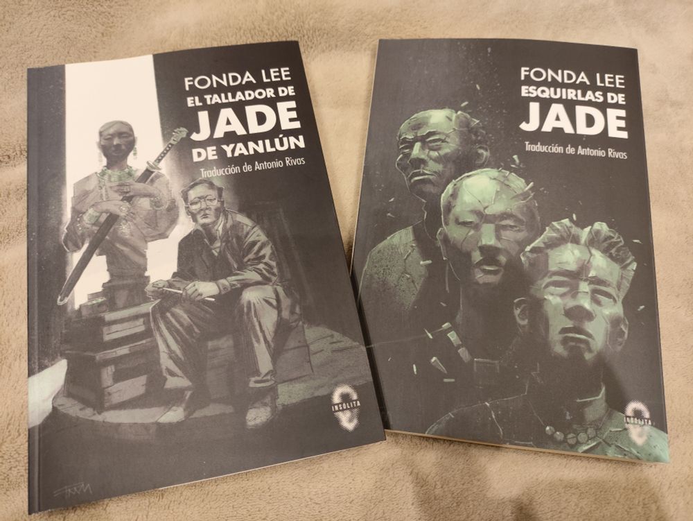 Portadas de El Tallador de jade de Yanlún y Esquirlas de Jade, de Fonda Lee