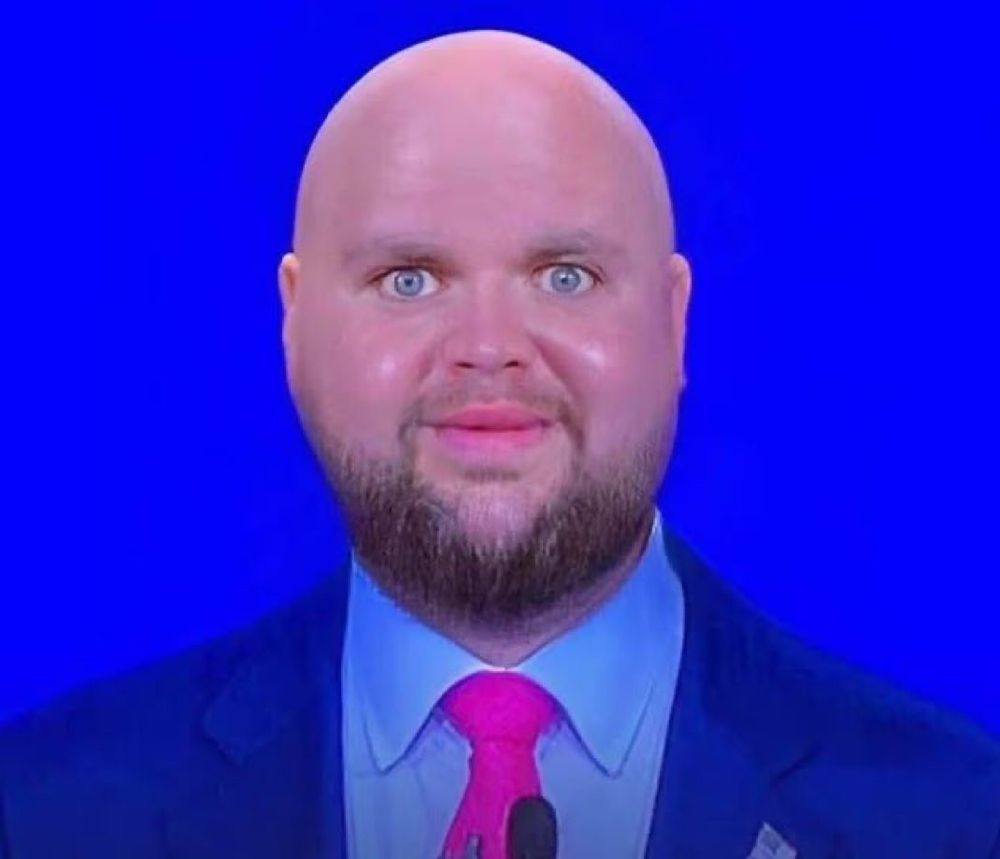 Bald JD Vance.