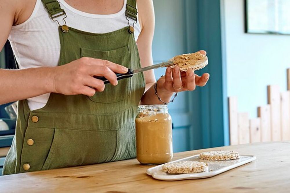 Erdnussbutter im Test: Wenig Zucker − reichlich Peanuts