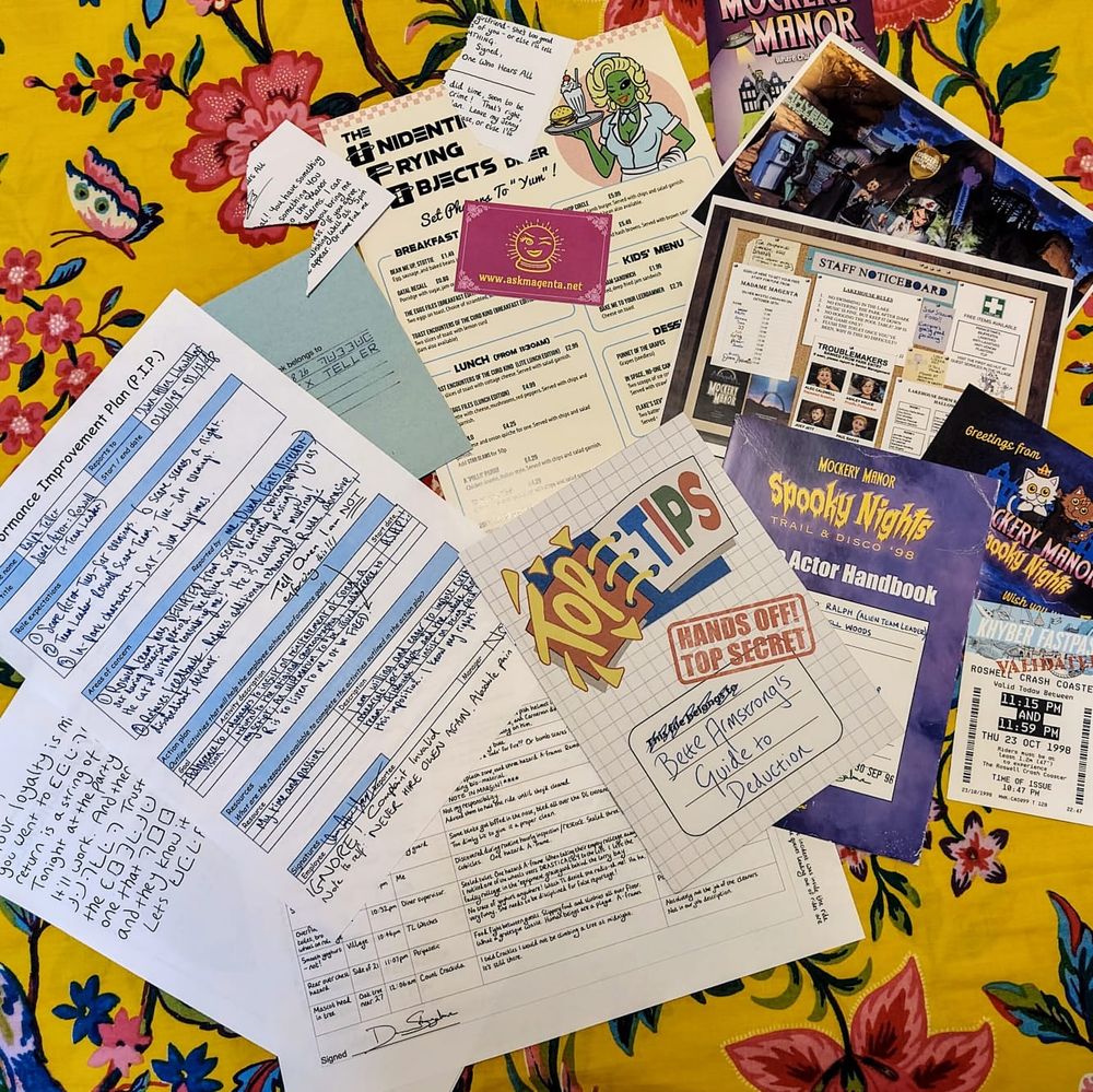 More cool-looking clues, including a spoof of the popular 90s kids' organiser Funfax.