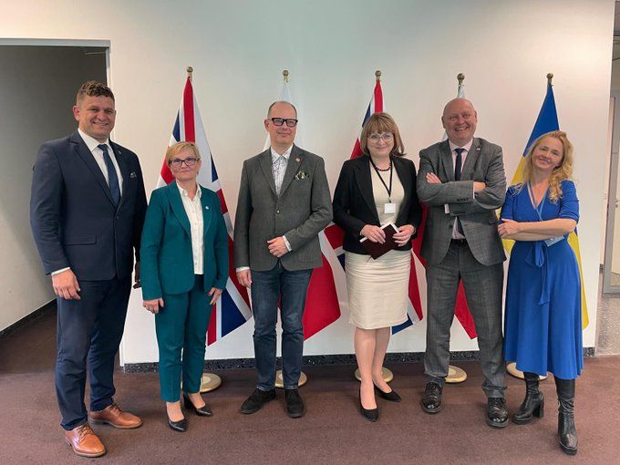 Elżbieta Aleksandrowicz, Maria Miklińska, Jacek Kraj, Łukasz Kuna & 
Magdalena Chojnowska
from the All-Poland Alliance of Trade Unions (OPZZ) meet with FDA General Secretary Dave Penman