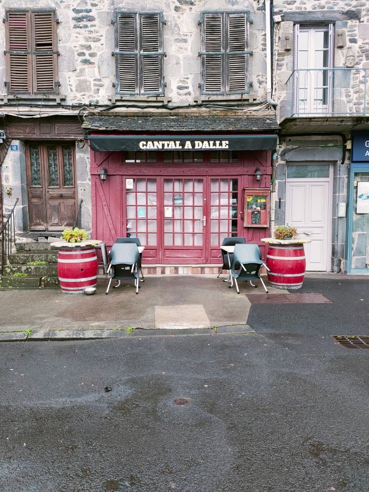 Restaurant "Cantal A Dalle" à Mauriac (Auvergne).