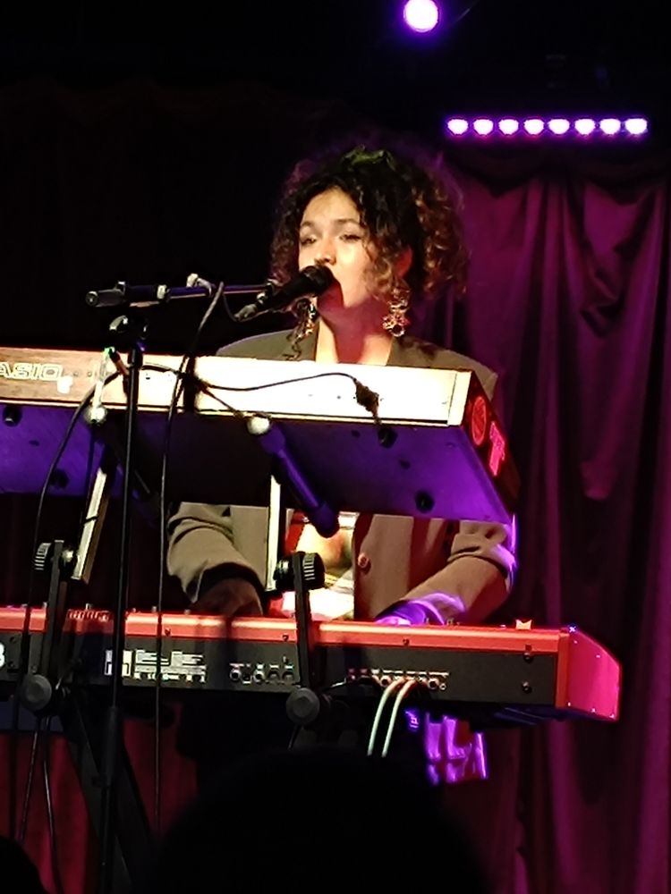 Ellen Beth Abdi at the Night and Day Cafe Manchester. Playing keyboard and singing 