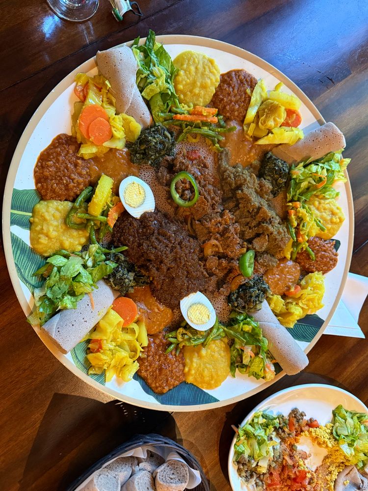 Ethiopian food from Queen of Sheba restaurant to be shared 4 ways with hungry DHSI folks from Penn State!