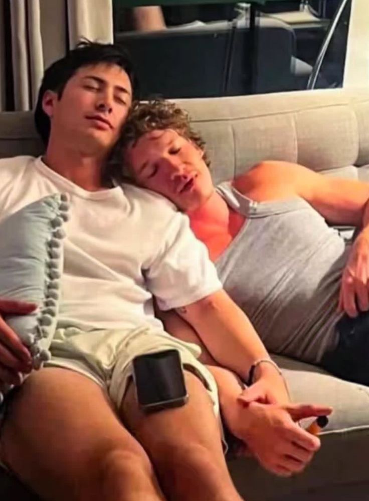 ADORABLE 🫠 Hudson Williams and Connor Storrie, BTS for Heated Rivalry. 