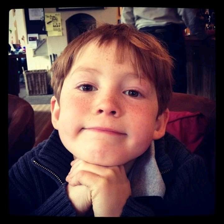 And little Kit Connor resting his head on his hands. It’s been a thing for a long time. 