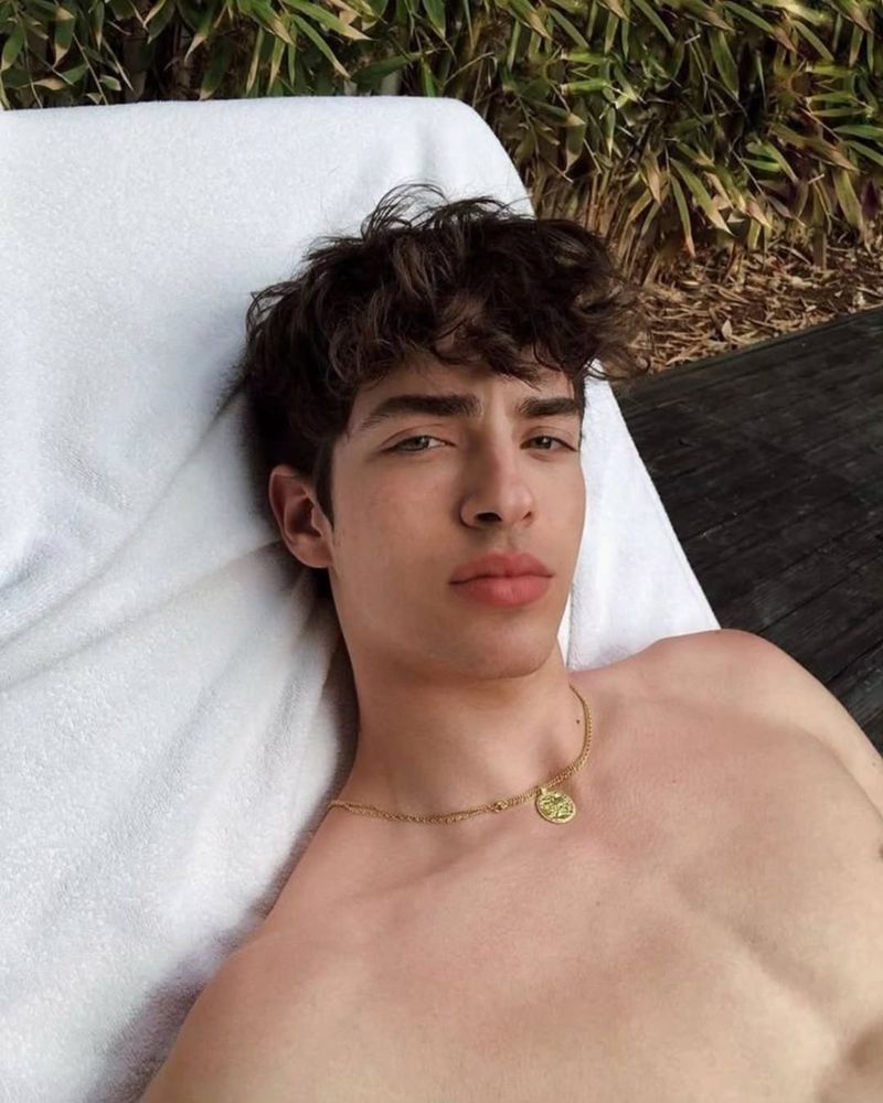 Sorry, please call back later, Manu Rios is waiting for me and it’s rude to ignore alllll that. 