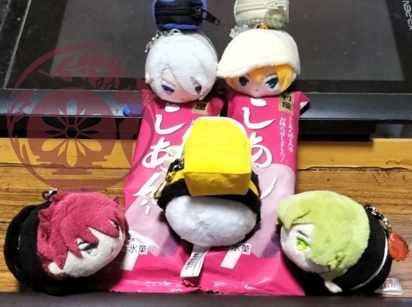 こしあんバーにむらがるこもち達