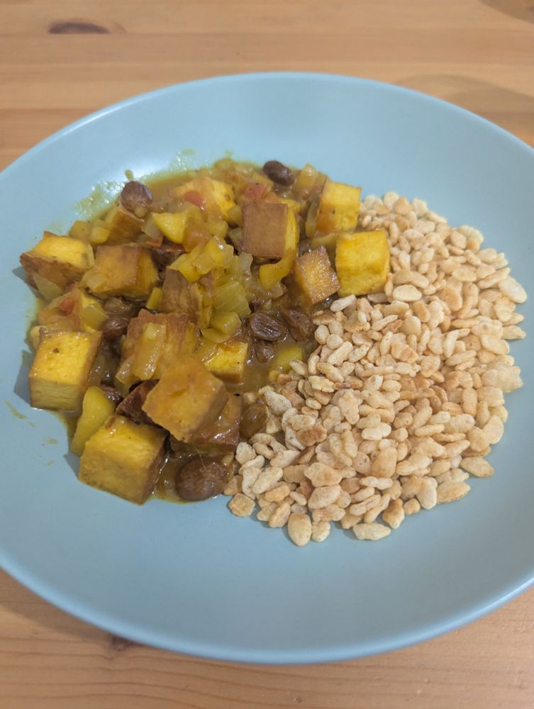Curry, served with own brand Rice Krispies.