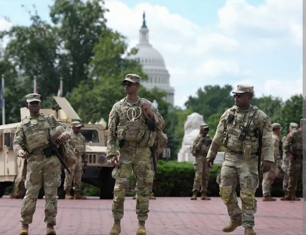 Soldiers in DC doing soldier stuff