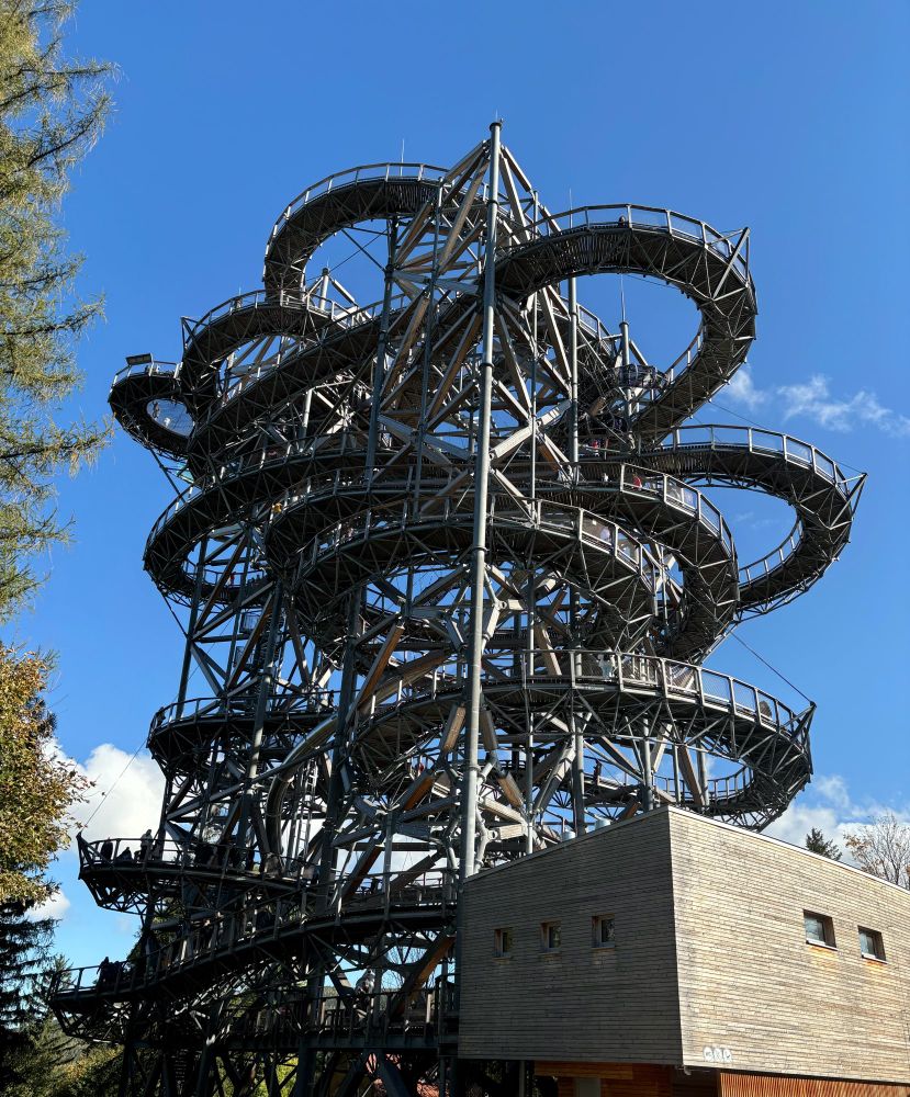 Sky Walk - Aussichtsturm mit Netztunneln und Rutsche, Bad Flinsberg Polen
Aussichtspunkt in 60m Höhe mit Glasboden