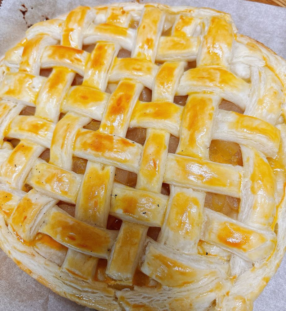 焼きたてのアップルパイ