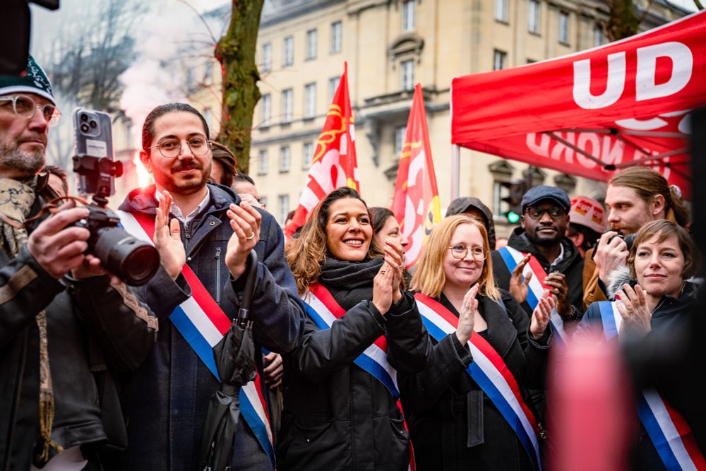 Anaïs et les autres députés insoumis.