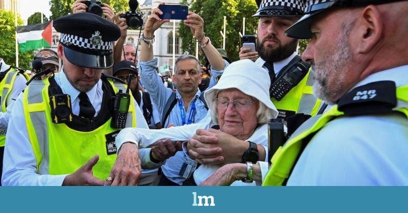 PATRICIA SIMÓN. No debería ser noticia que Sally Rooney financie la desobediencia civil ante la injusticia"