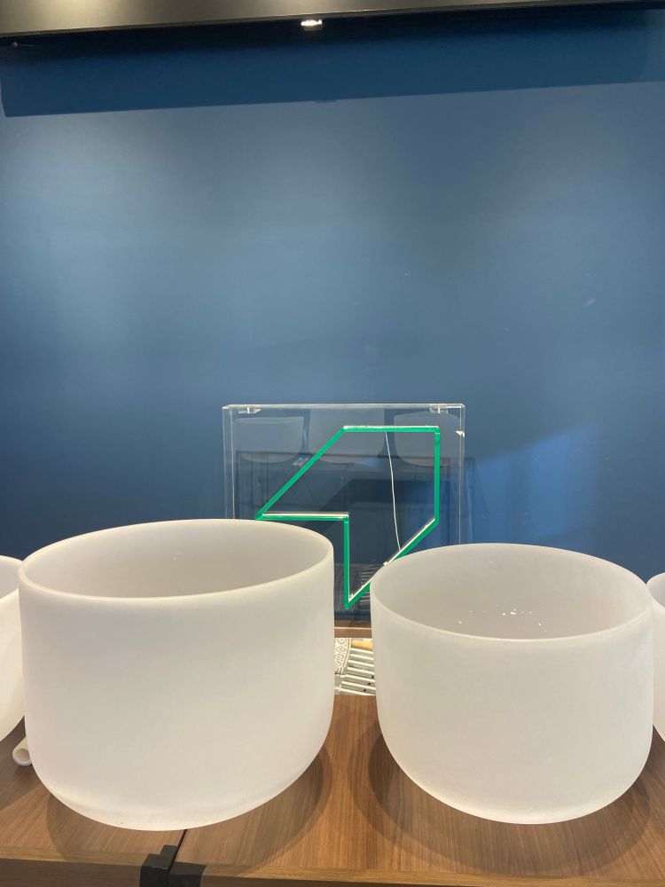 Singing bowls with a chevron in the middle