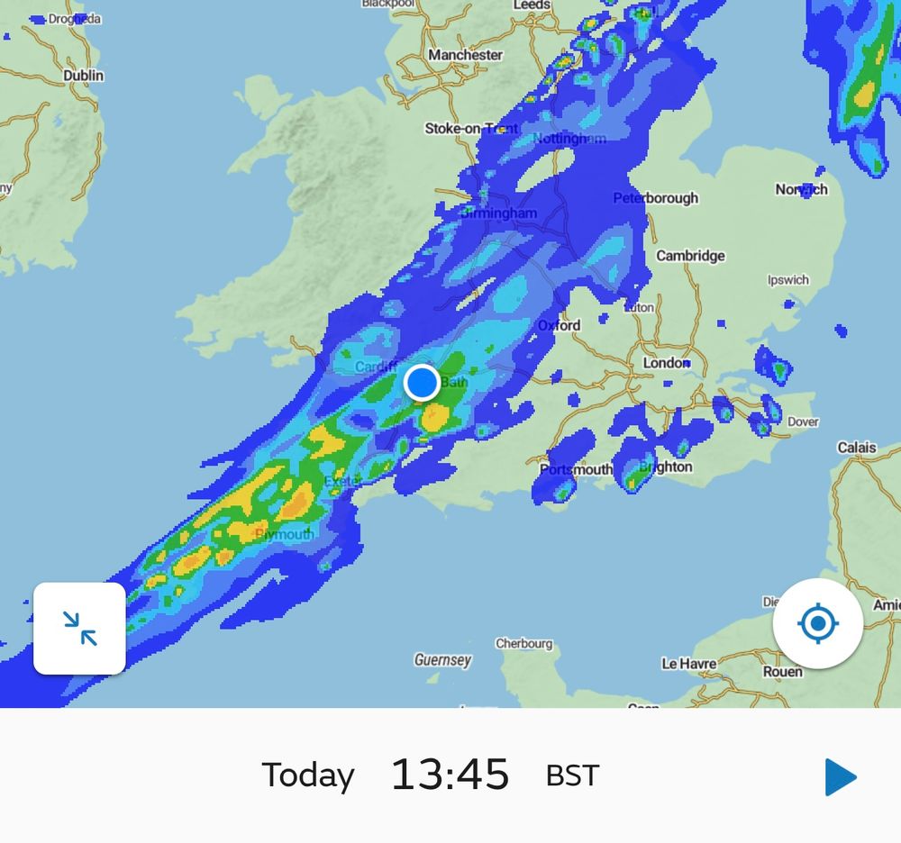 Weather radar of the U.K. showing heavy rain around my exact location right now. Typical!