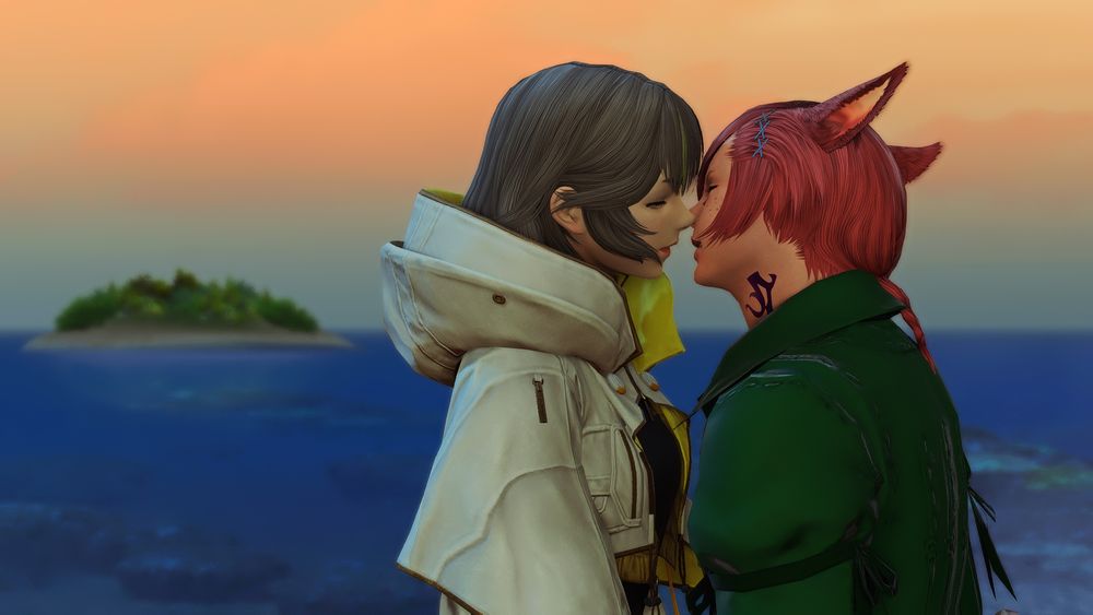 G'raha and Sphene on the coast of Tuliyollal at dusk, closing in to kiss