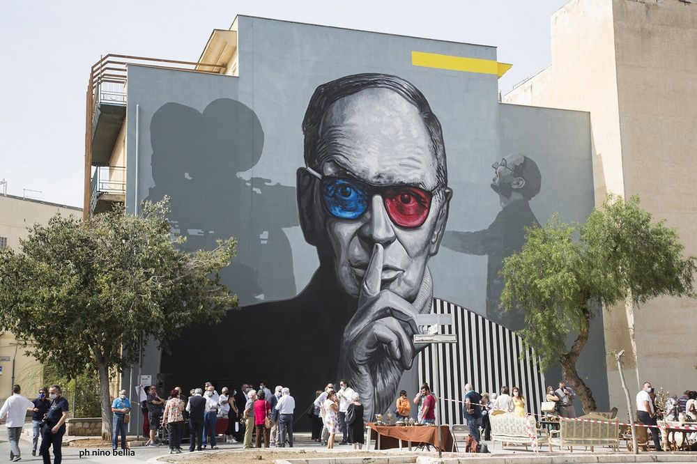 Mural del compositor Ennio Morricone