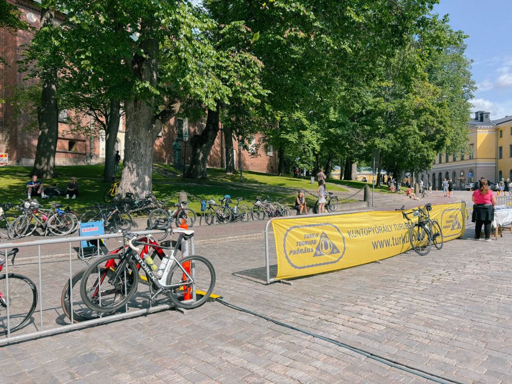 Fahrräder im Zielbereich eines Fahrradevents