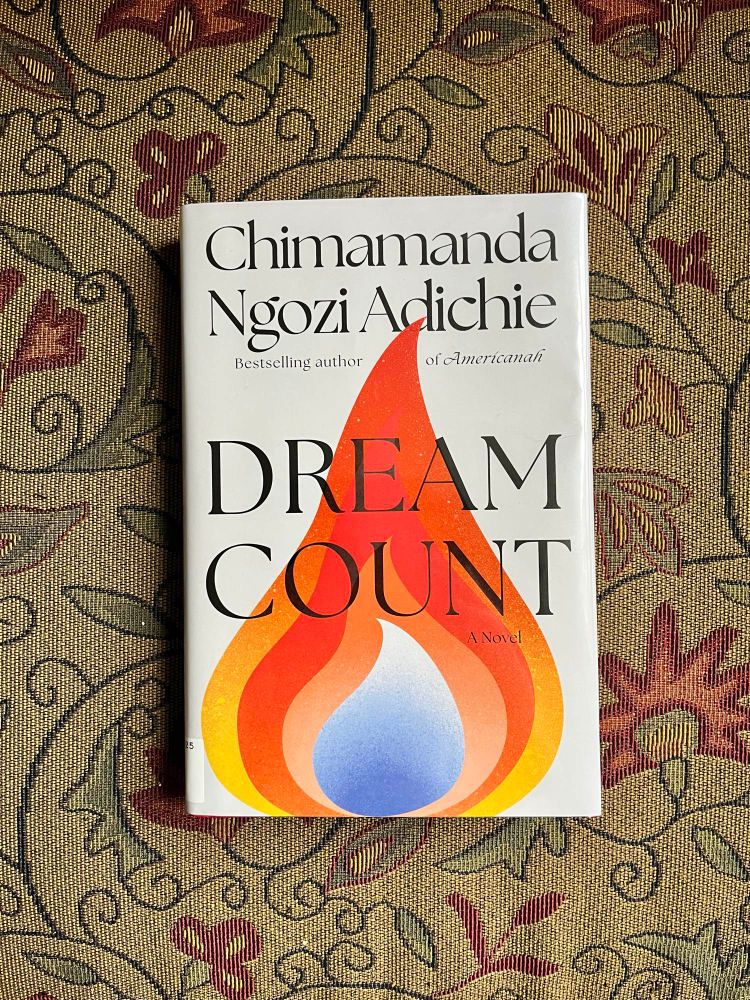 Cover image of Dream Count. Y Chimamanda Ngozi Adichie