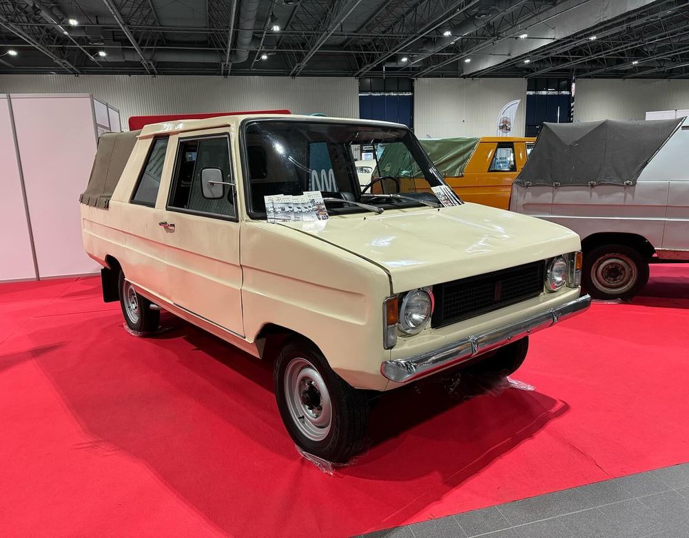 Visited the Polish #carshow Auto Nostalgia today. Found a few #citroën cars (including the Maserati Merak 3000) as well an interesting collection of domestic cars. #autonostalgia (Part 2/3)
