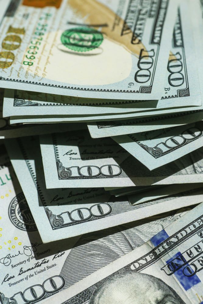 picture of $100 bills