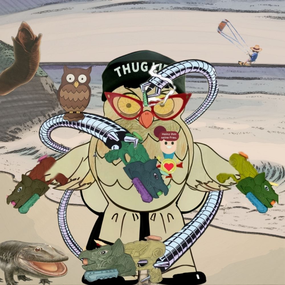 Karachobjörntje, eine anthropomorphe Eule mit "thug life" Mütze und roter, spitzkantiger Brille, am Strand hat die vier Tentakel von Doctor Octopus aus spider-man. In zwei der Tentakel und zwei ihrer Flügel hält sie triceratops förmige Spritzpistolen.
Stenokranio steht auch am Strand und flirtet mit einer dieser Wasserwaffen. Die Eule hat einen Orden über dem Herzen mit der Aufschrift "Heinz dem seine Frau". Im Hintergrund kitet eine anthropomorphe Katze mit cooler Sonnenbrille und Strohhut über die ruhige See. Ein Sandsturm schlängelt sich aus einer Düne.
Shai Hulud! Wurm! Wurm! Wurm!
Auf einer der Tentakel der Oktopuseule sitzt eine junge Eule, die einst Karachoheinz war. Im vierten Tentakel hält sie einen brennenden Joint.
Eine Sportzigarette, einen Doobie, ne Lunte, Hip Hop Zigarette, Bubatz, geiles Kiffgras, Brokkoli, eine Tüte. Aber vielleicht ist es auch einfach nur eine dampfende Pommes.