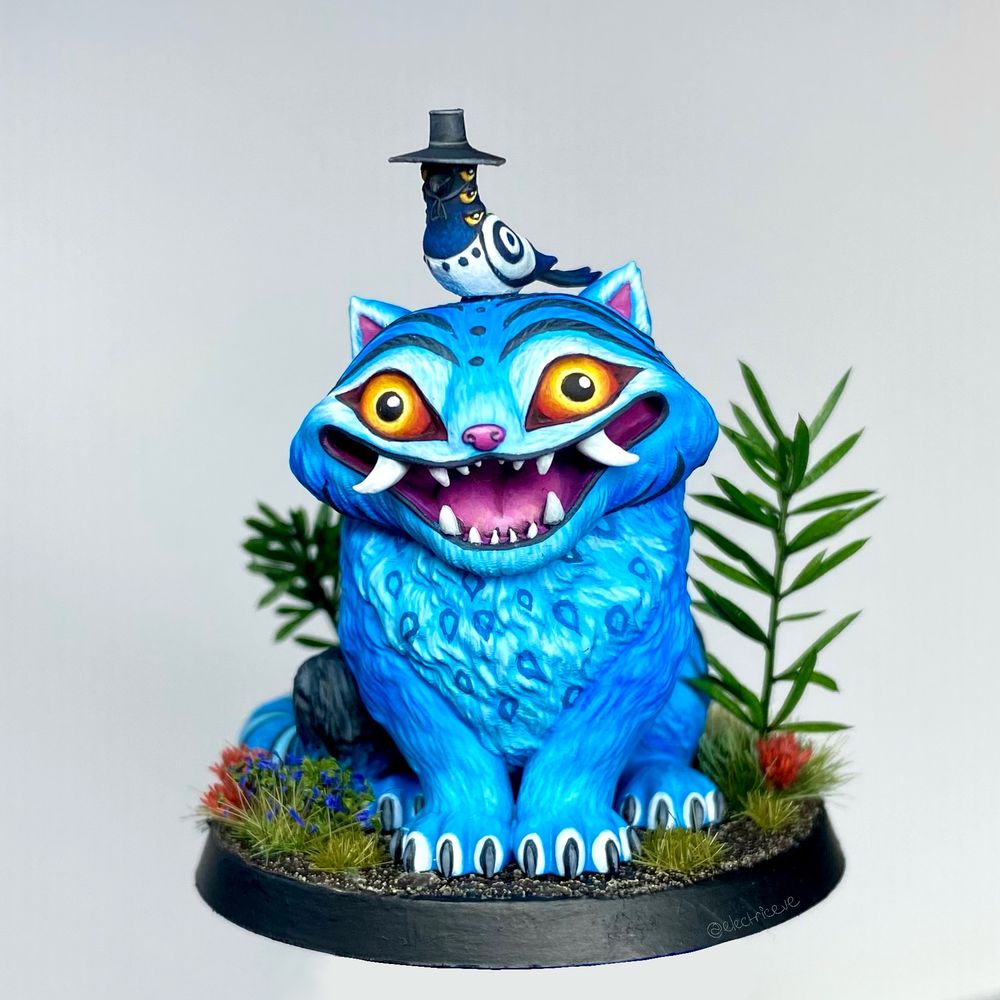 A miniature of Sussie and Derpy from Kpop Demon Hunters painted by me!