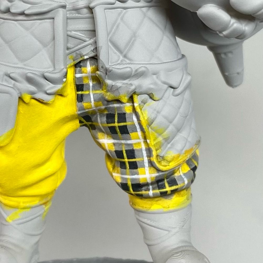 A WIP shot of a mini. I have panted yellow tartan on one trouser leg